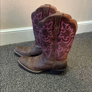 Women’s Ariat cowboy boots, size 6